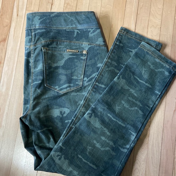 Camo Jegging Jeans - Picture 1 of 2
